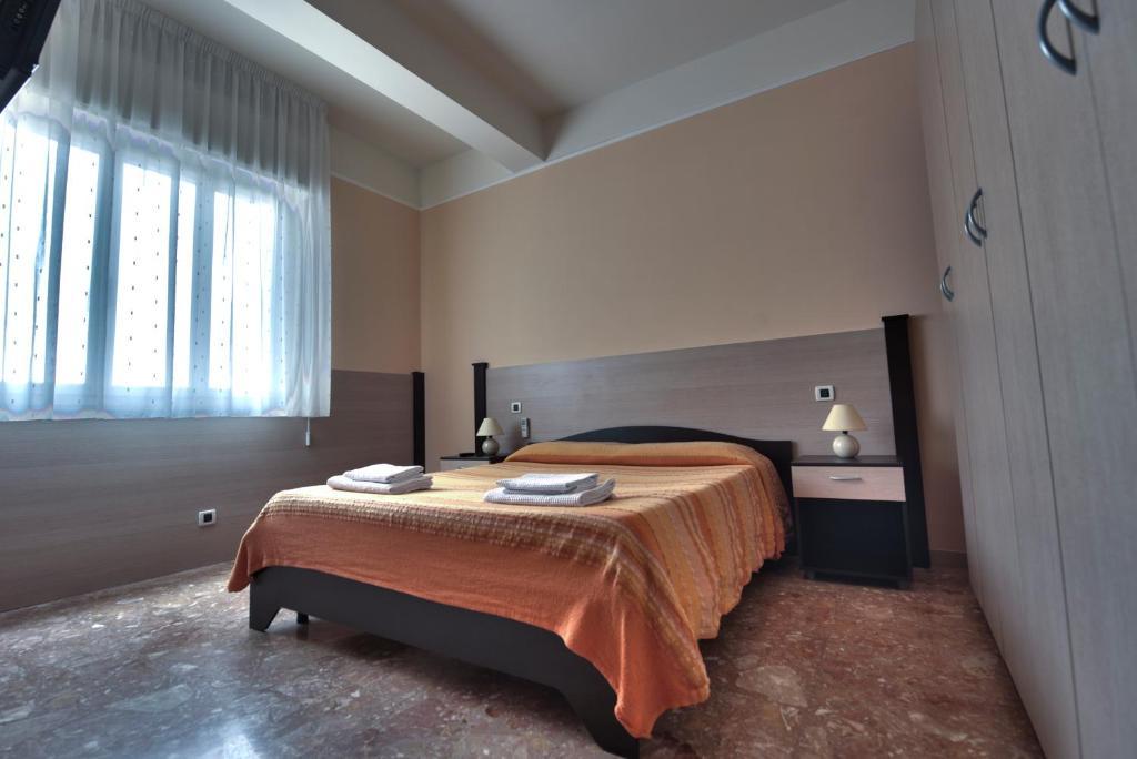 Bed and Breakfast Aragonese à Reggio de Calabre Chambre photo