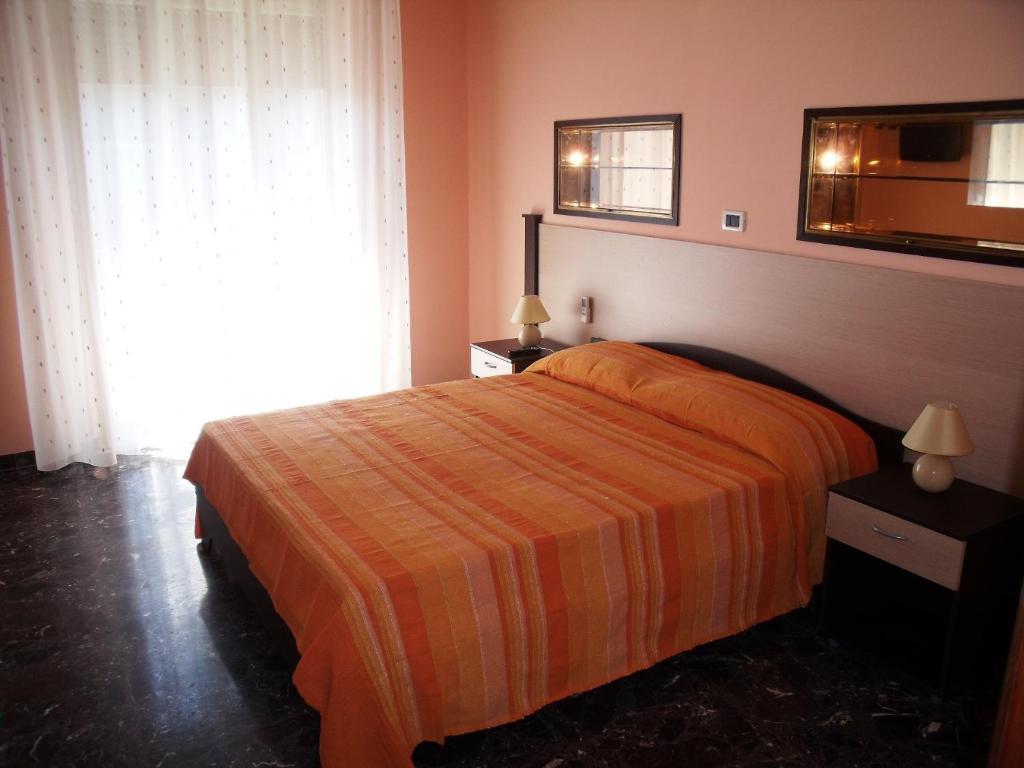 Bed and Breakfast Aragonese à Reggio de Calabre Chambre photo